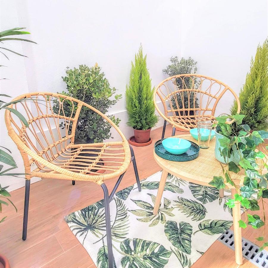 The Shore At Seaside Paradise - Cozy Patio On The Promenade Espinho  Εξωτερικό φωτογραφία