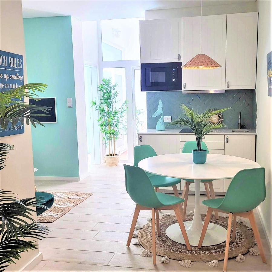 The Shore At Seaside Paradise - Cozy Patio On The Promenade Espinho  Εξωτερικό φωτογραφία